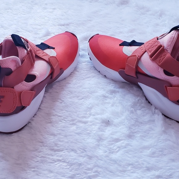 New Youth Nike Huarache City GS. - Picture 5 of 7